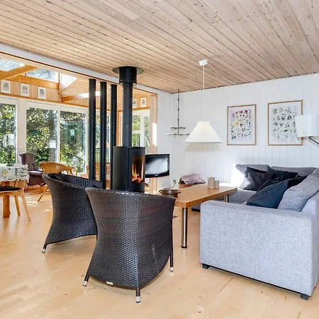 Tranquil Waterside Retreat-by Traum